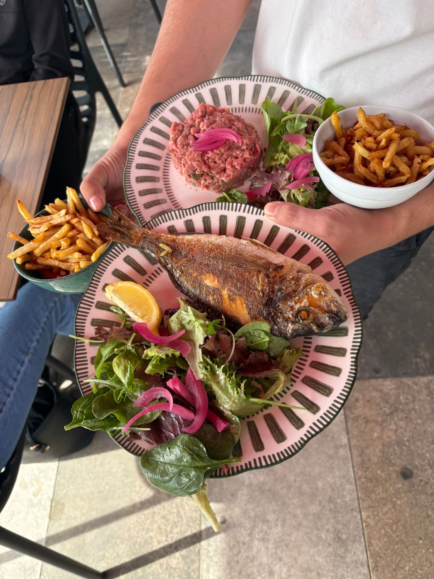 Dorade entière et tartare de bœuf